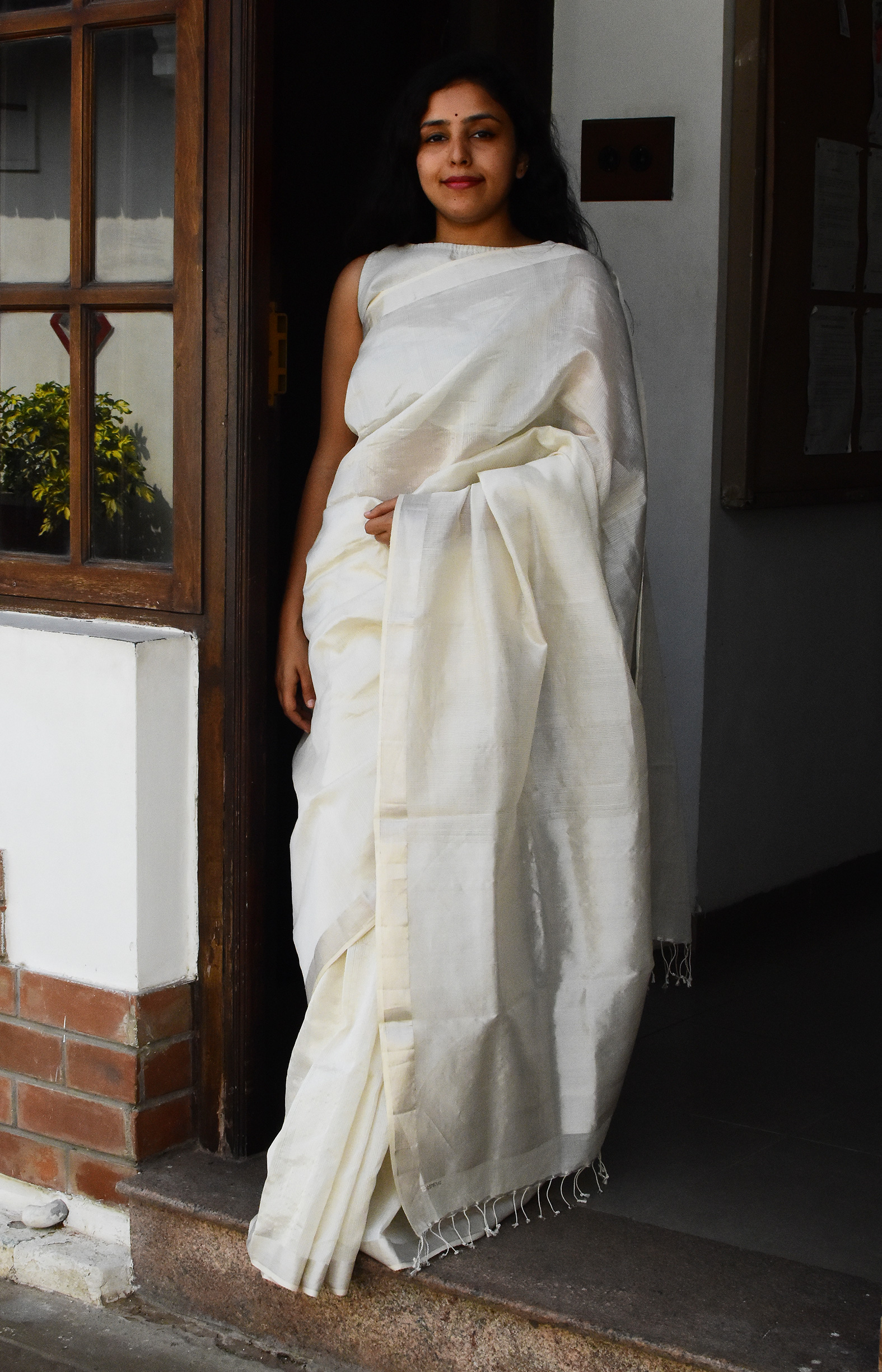 Off-White, Handwoven Organic Cotton, Textured Weave , Jacquard, Festive Wear, Jari, Tissue Saree (NO BLOUSE)